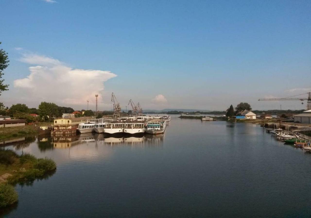 Elisa Aparthotel Komarno Luaran gambar
